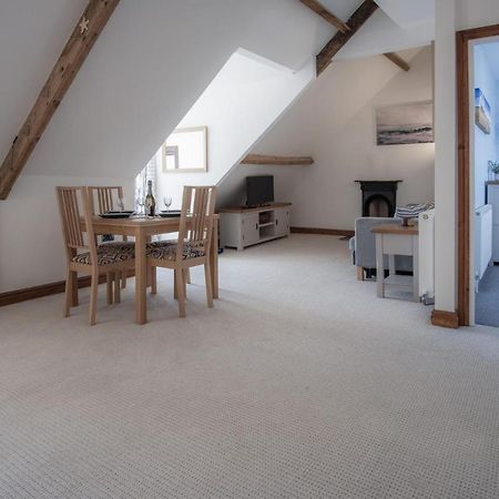 The Nest - 1 Bedroom Apartment - Tenby Exterior photo