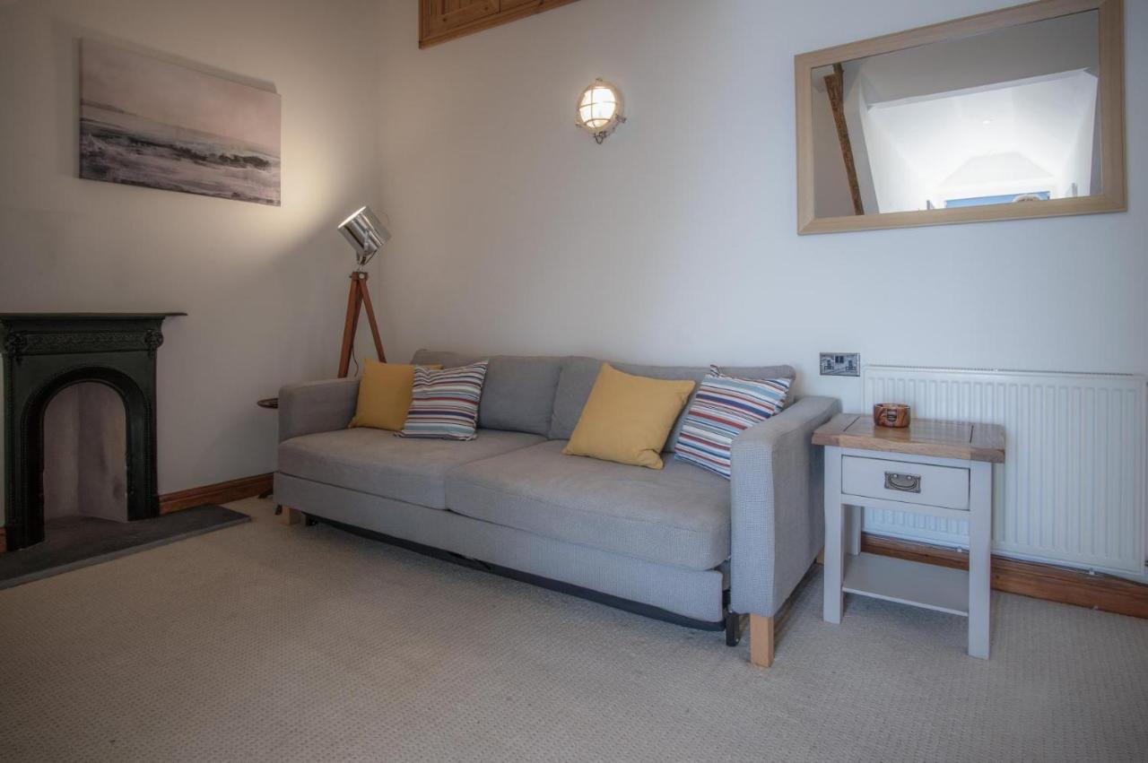 The Nest - 1 Bedroom Apartment - Tenby Exterior photo