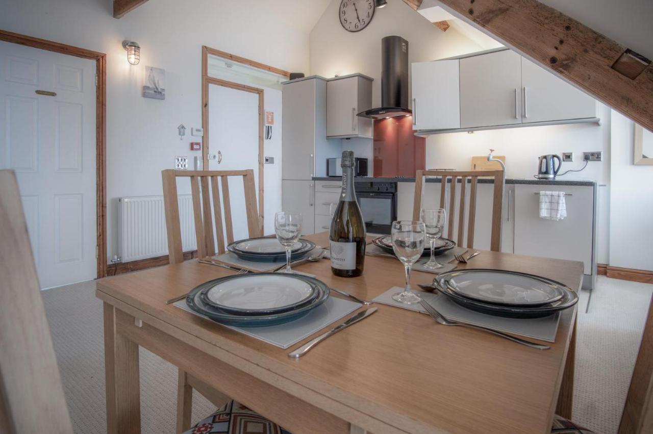 The Nest - 1 Bedroom Apartment - Tenby Exterior photo