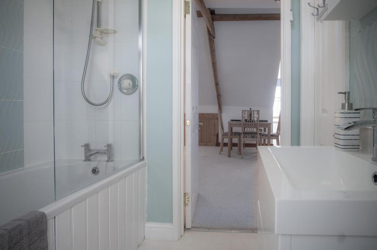 The Nest - 1 Bedroom Apartment - Tenby Exterior photo